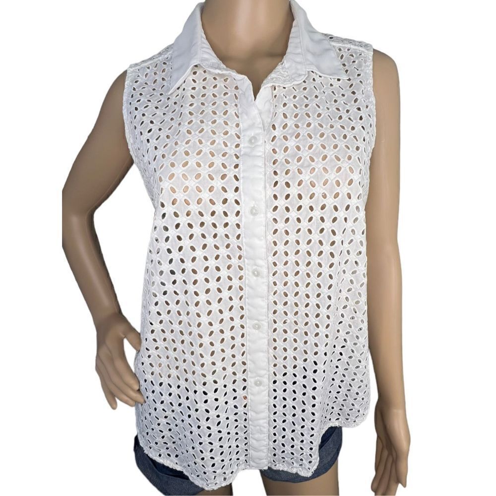 Liz Claiborne White Collared Sleeveless Lace and Mesh Button Up Blouse
